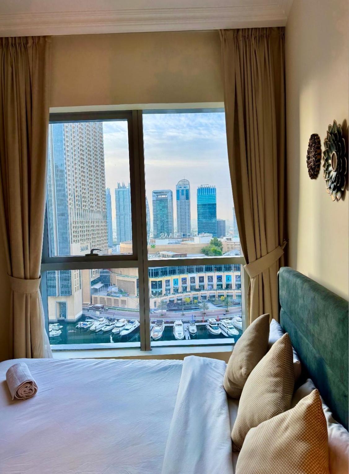 Intercontinental Marina Full Marina View With Balcony, Marina Mall, Large 1 Bedroom Apartment, Kitchen, 2 Toilets, 1 Parking, Swimming Pool And Gym Free Access, Paid Breakfast Apartment *