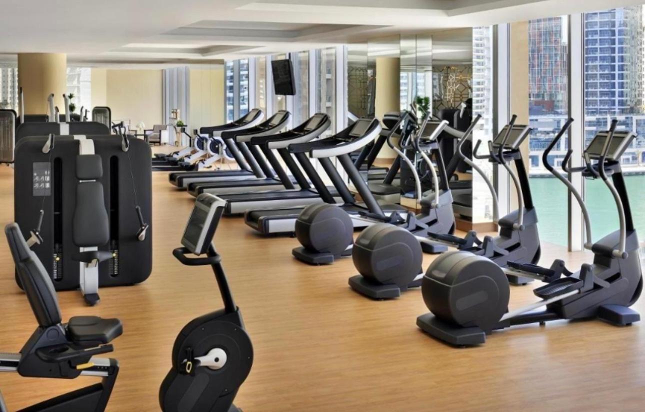 Intercontinental Marina Full Marina View With Balcony, Marina Mall, Large 1 Bedroom Apartment, Kitchen, 2 Toilets, 1 Parking, Swimming Pool And Gym Free Access, Paid Breakfast *