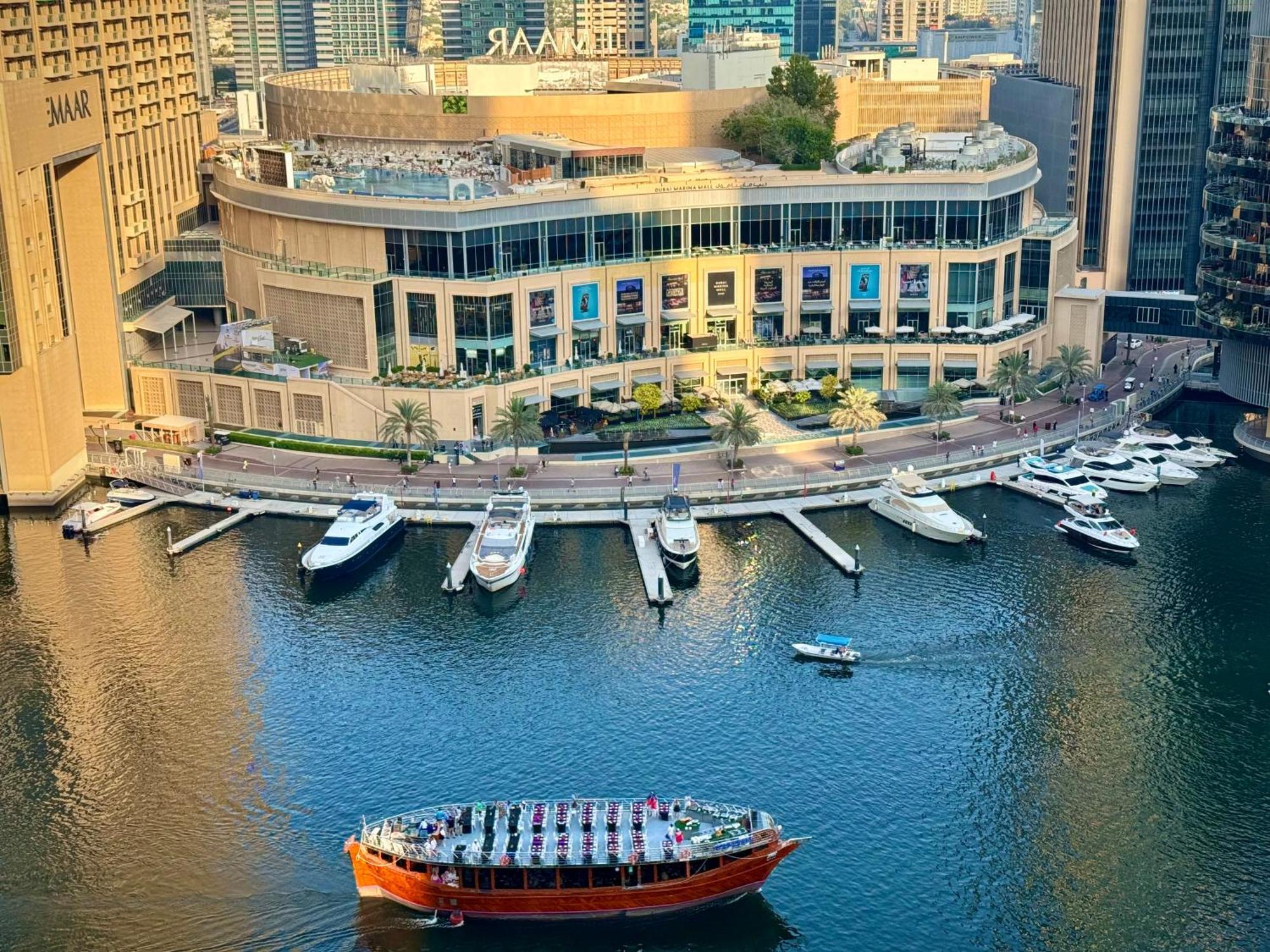 Intercontinental Marina Full Marina View With Balcony, Marina Mall, Large 1 Bedroom Apartment, Kitchen, 2 Toilets, 1 Parking, Swimming Pool And Gym Free Access, Paid Breakfast *